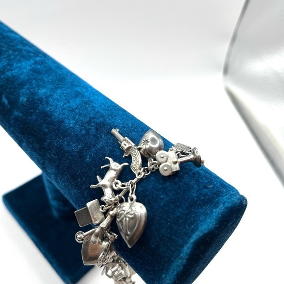 Rare Charm Bracelet Vintage Sterling Silver with 28 Charms 7 1/2” Collectors - Picture 9 of 13